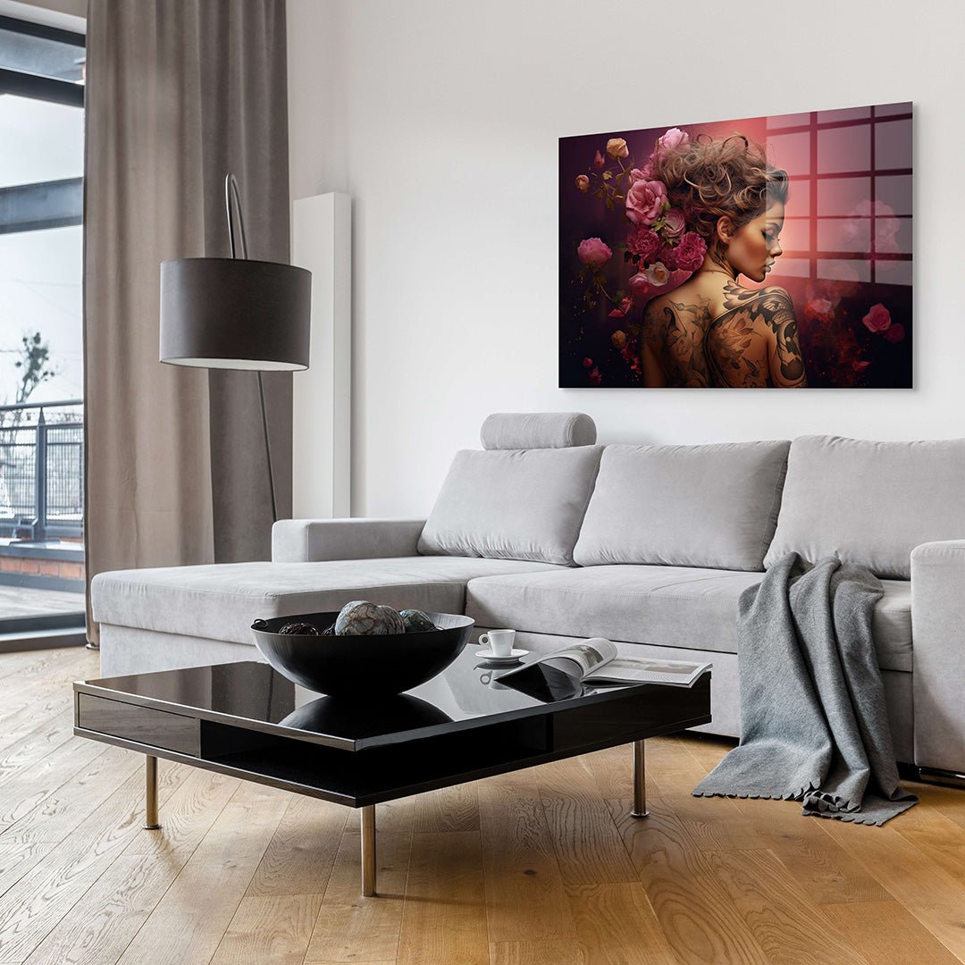 Tattoo vrouw glasschilderij interieur